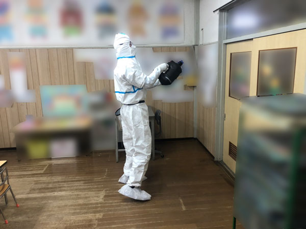 便利屋サンキュー仙台本店の業務報告（2022年2月）仙台市内の教育施設で夜間の新型コロナウイルスの消毒除菌作業（次亜塩素酸消毒）を行いました。