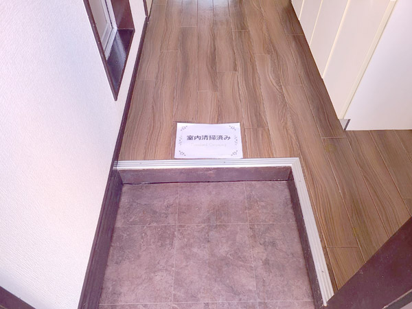 仙台市青葉区 アパート汚部屋片付け・残置物全撤去・ハウスクリーニング 施工後の玄関写真